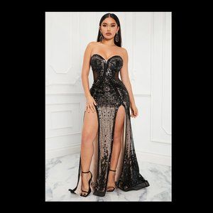 NWT Fashion Nova Exquisitely Dressed Embellished Maxi Dress - Black	size XS